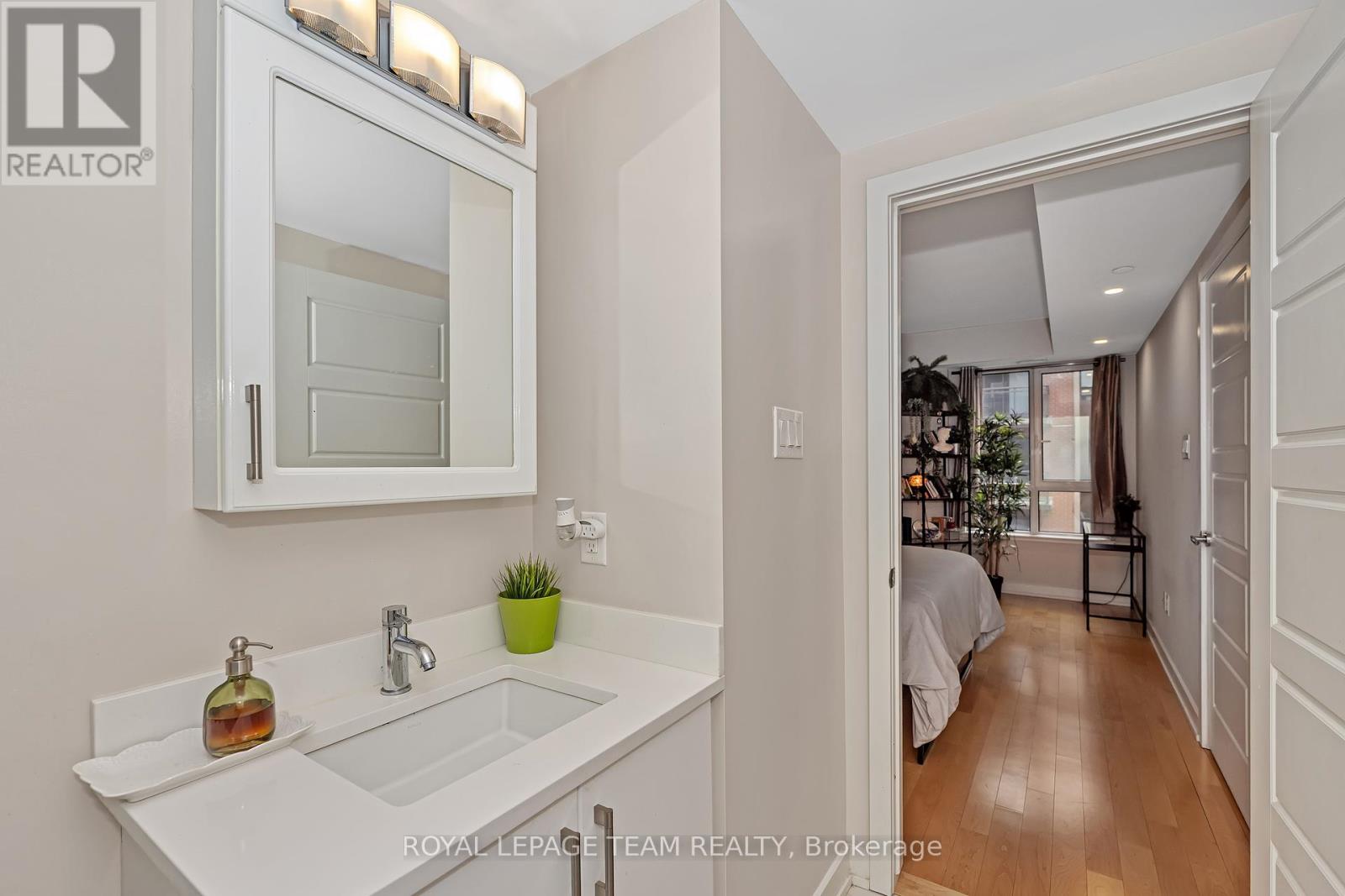 319 - 316 Bruyere Street, Ottawa, Ontario  K1N 5E7 - Photo 19 - X12143258