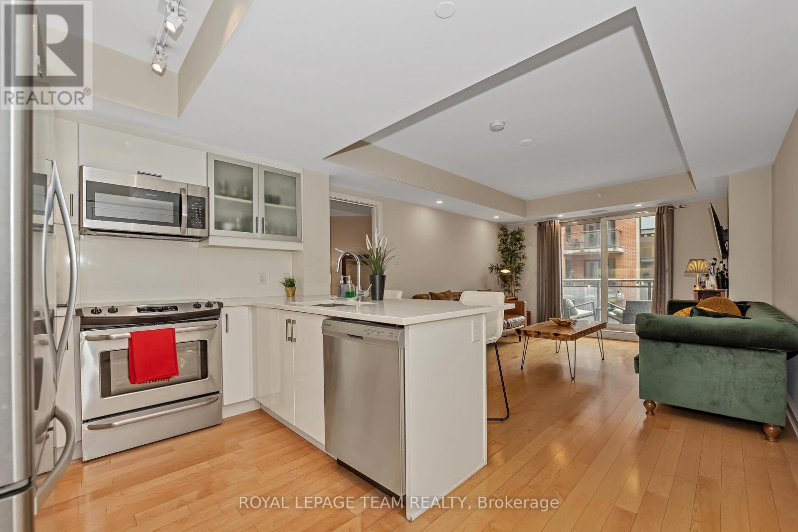 319 - 316 Bruyere Street, Ottawa, Ontario  K1N 5E7 - Photo 9 - X12143258