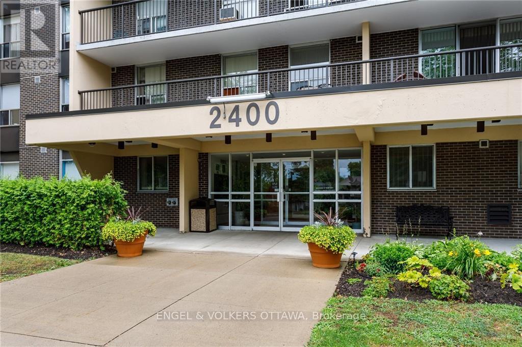 210 - 2400 Virginia Drive, Ottawa, Ontario  K1H 8L3 - Photo 2 - X12143262