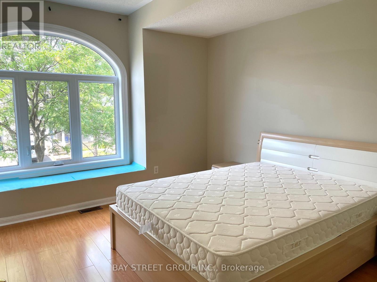 5 Madeira Avenue, Vaughan, Ontario  L6A 2Y4 - Photo 10 - N12143285