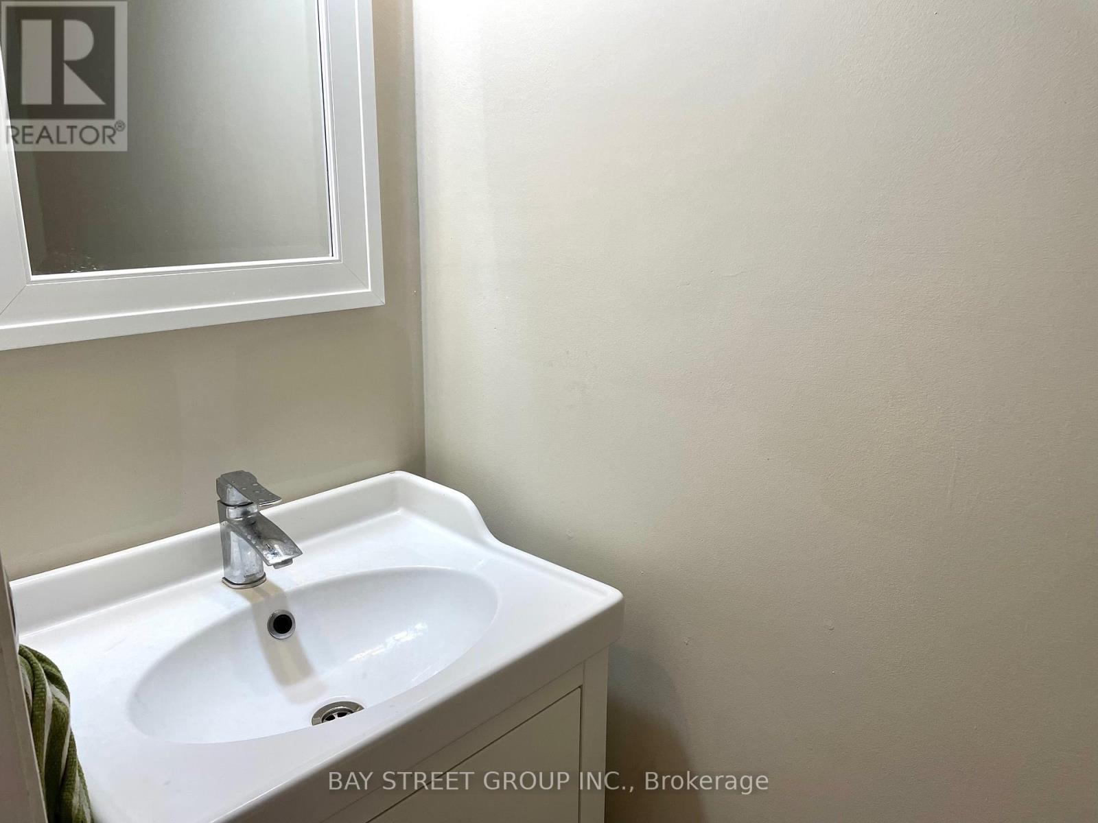 5 Madeira Avenue, Vaughan, Ontario  L6A 2Y4 - Photo 15 - N12143285