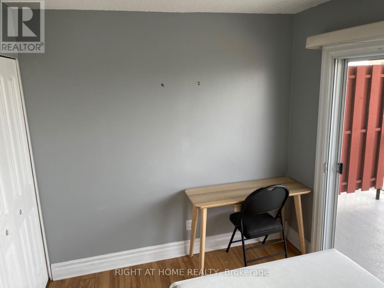 1607 - 158c Mcarthur Avenue, Ottawa, Ontario  K1L 8E7 - Photo 11 - X12123106