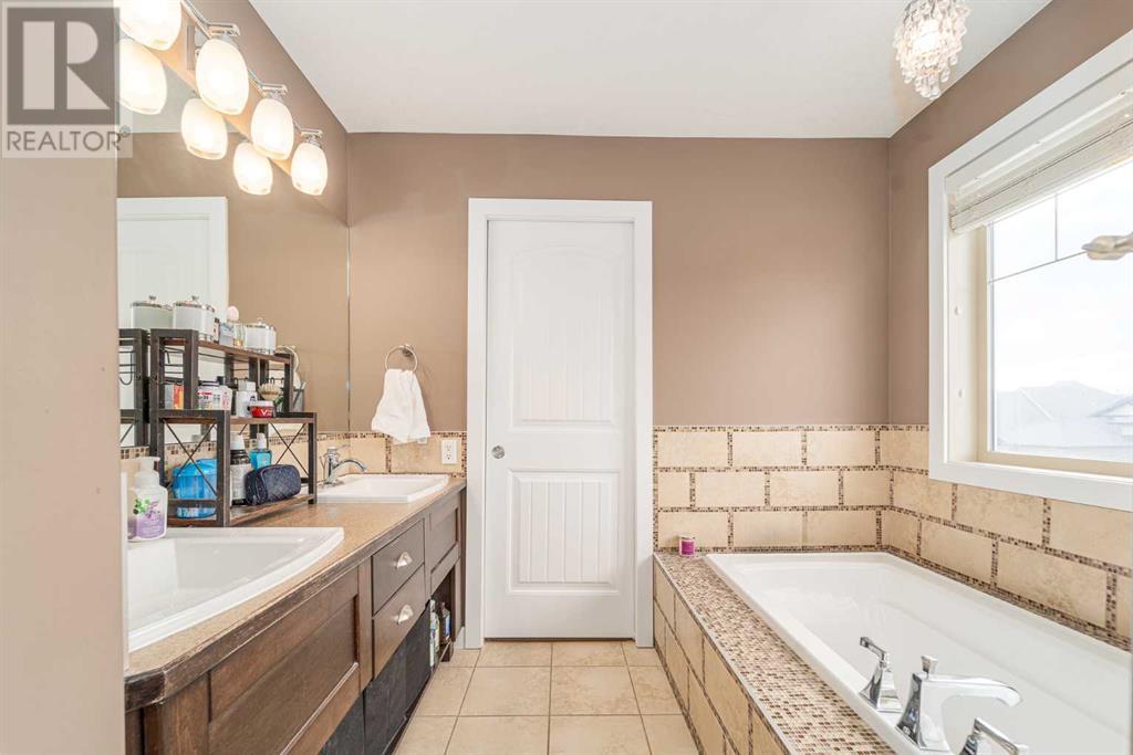503 Canyon Cove W, Lethbridge, Alberta  T1K 2N4 - Photo 31 - A2207412
