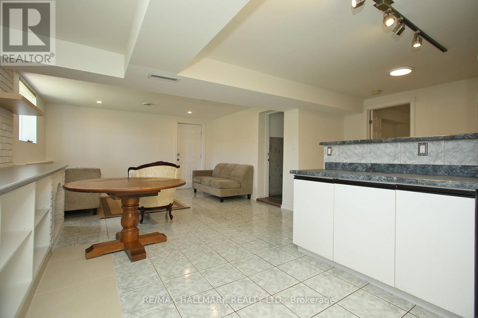 1 - 3 Pottery Crescent, Brampton, Ontario  L6S 3S2 - Photo 5 - W12143256