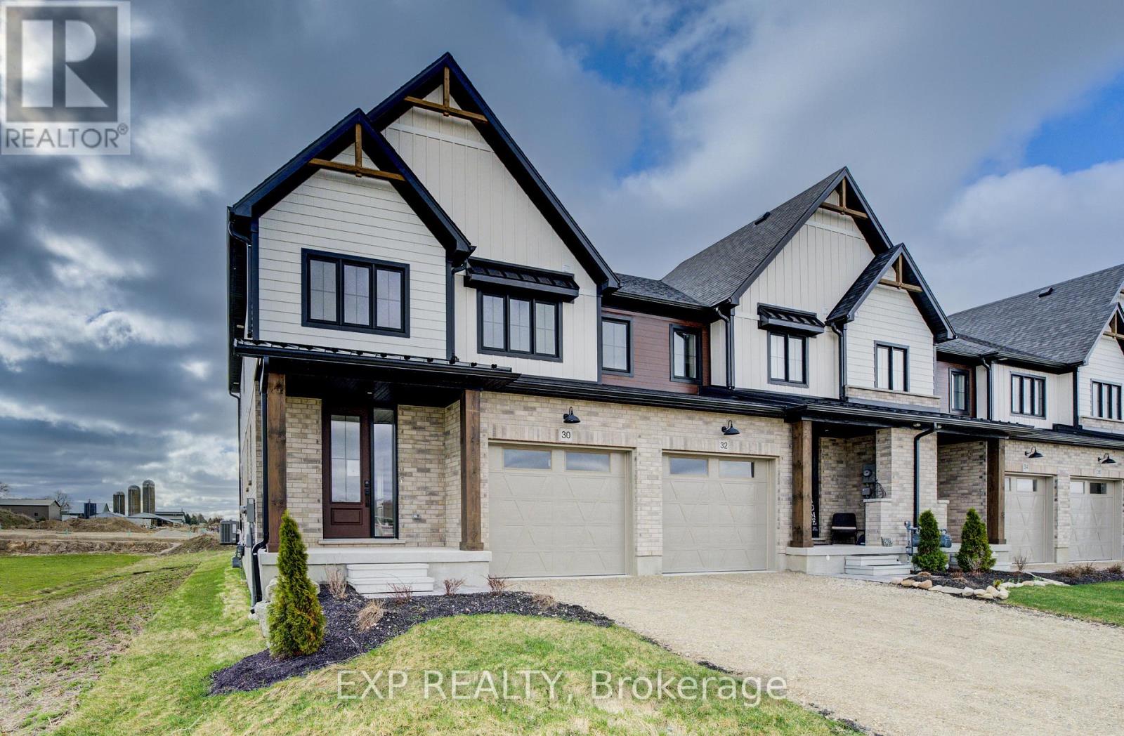 30 Anne Street W, Minto, Ontario  N0G 1Z0 - Photo 2 - X12143268