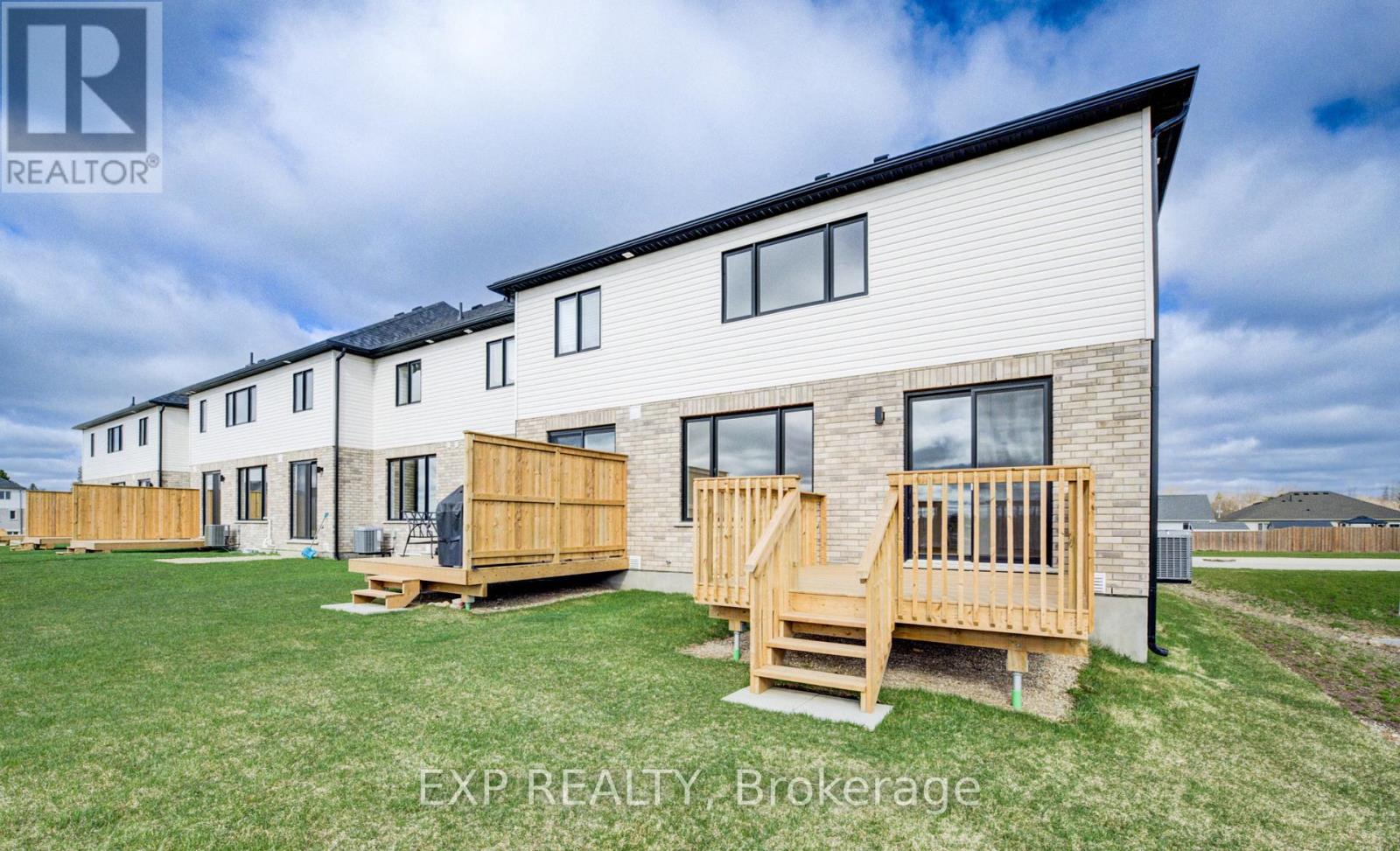 30 Anne Street W, Minto, Ontario  N0G 1Z0 - Photo 25 - X12143268