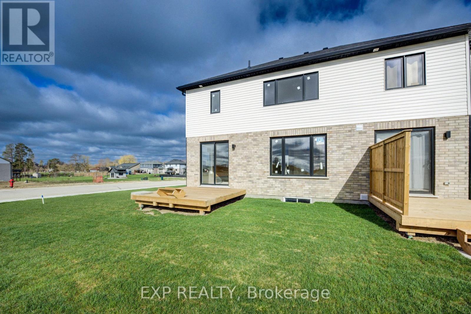 40 Anne Street W, Minto, Ontario  N0G 1Z0 - Photo 4 - X12143273