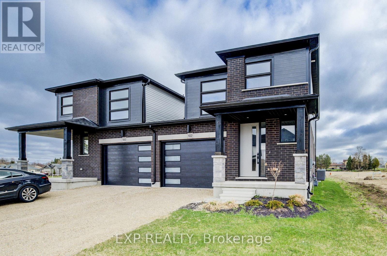 Property at 102 THACKERAY WAY image 1