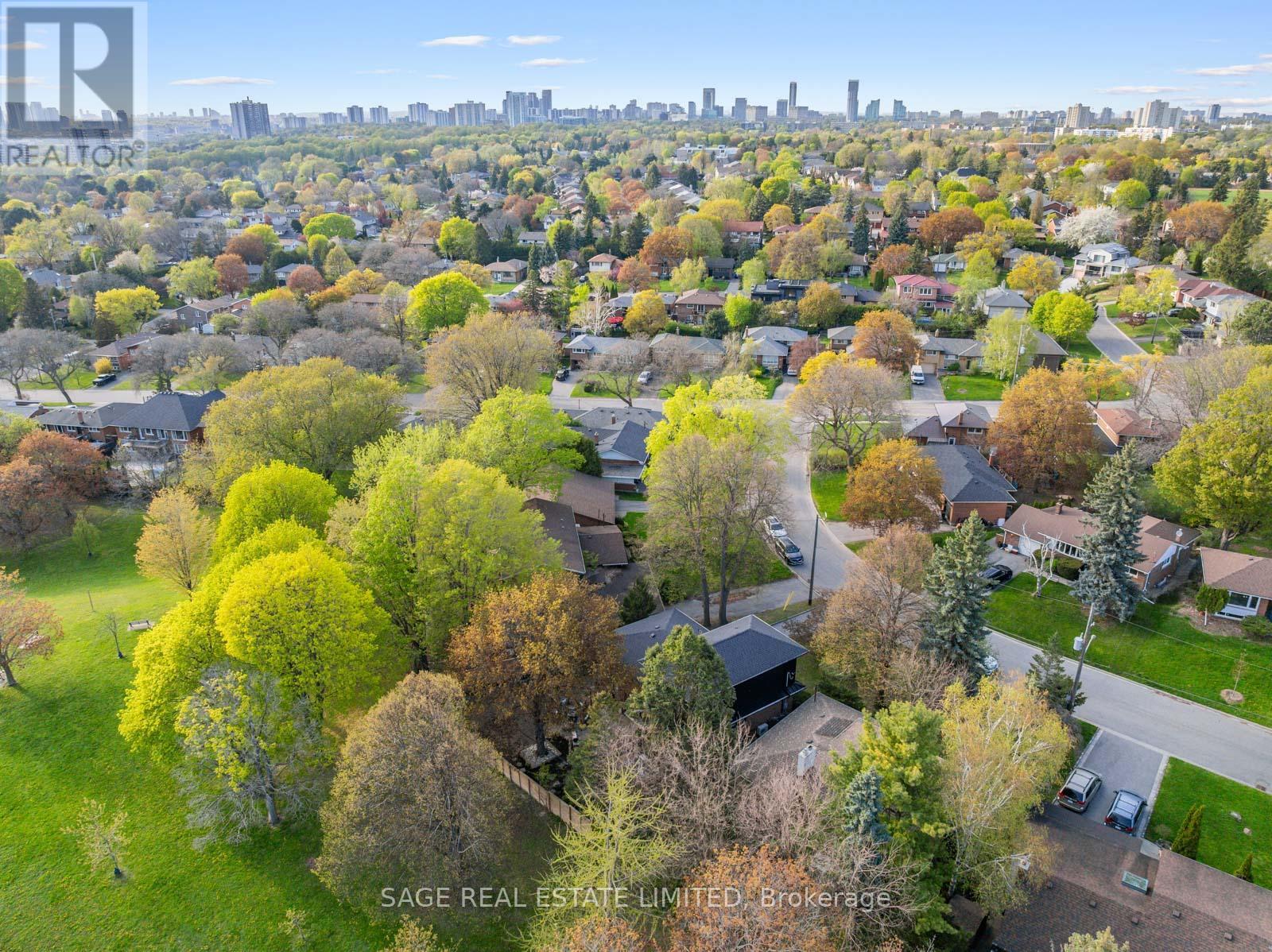 9 Lionel Heights Crescent, Toronto, Ontario  M3A 1L8 - Photo 48 - C12142681