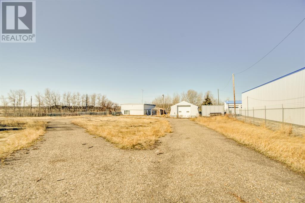 2000 Cottonwood Road, Innisfail, Alberta  T4G 1E4 - Photo 16 - A2220535