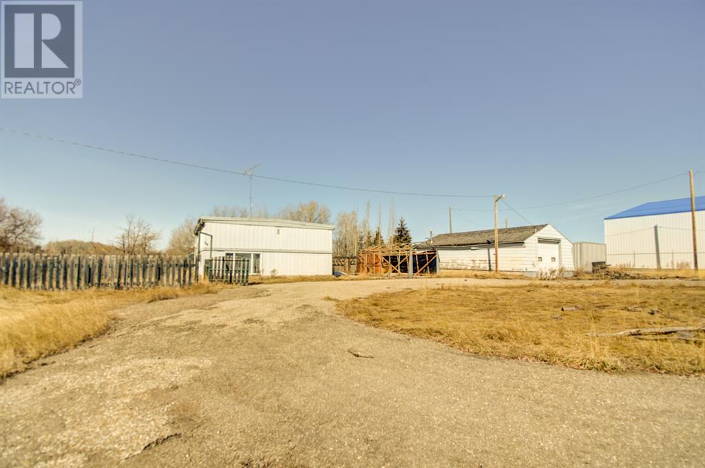 2000 Cottonwood Road, Innisfail, Alberta  T4G 1E4 - Photo 17 - A2220535