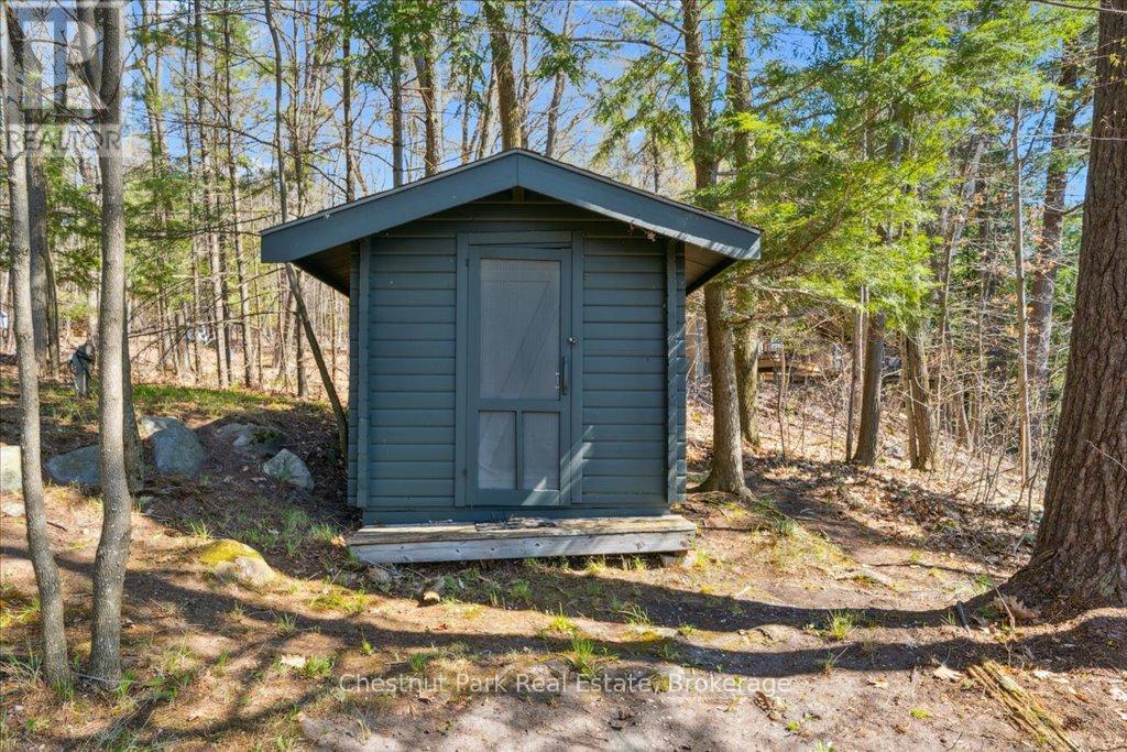 1049 Sagamo Boulevard, Muskoka Lakes, Ontario  P0B 1J0 - Photo 39 - X12143299