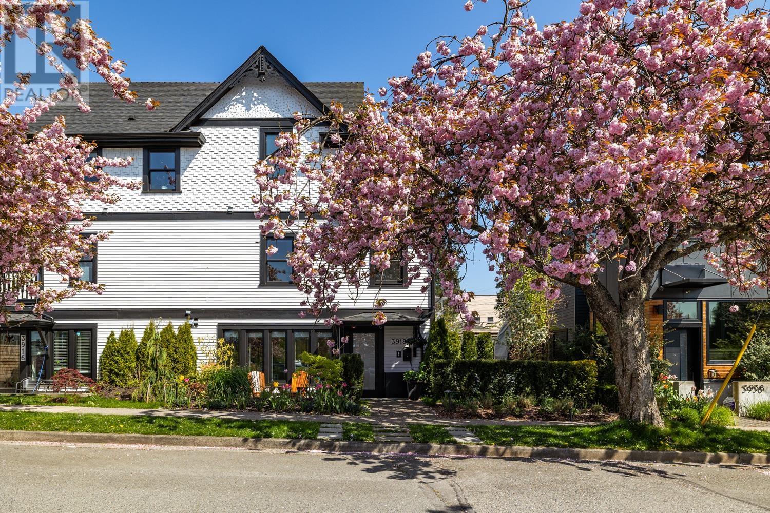 3918 Carolina Street, Vancouver, British Columbia  V5V 1X8 - Photo 1 - R3001868
