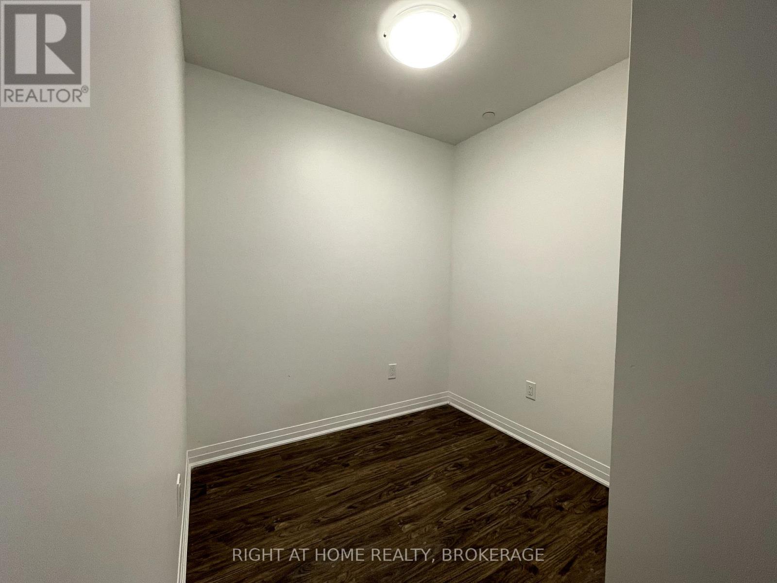 227 - 95 Dundas Street W, Oakville, Ontario  L6M 5N4 - Photo 16 - W12135186