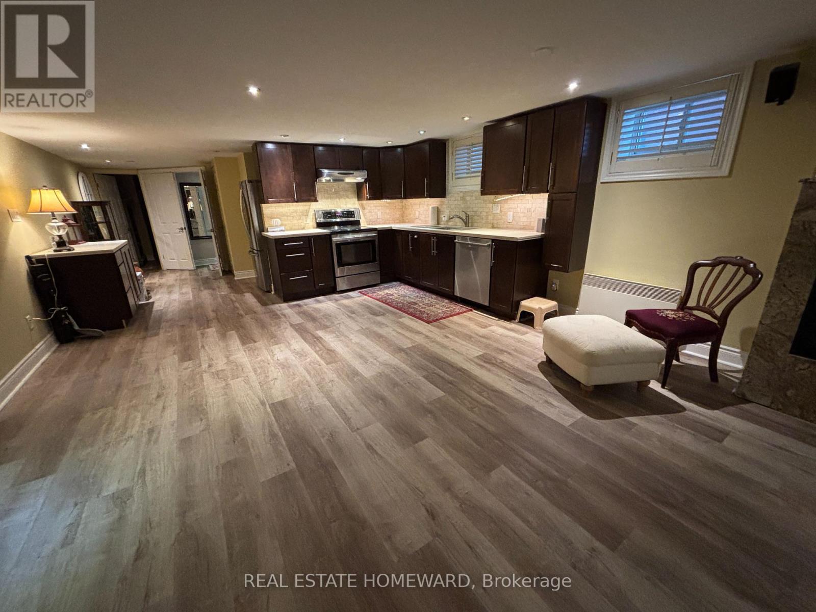 78 Hubbard Boulevard, Toronto, Ontario  M4E 1A5 - Photo 3 - E12143303