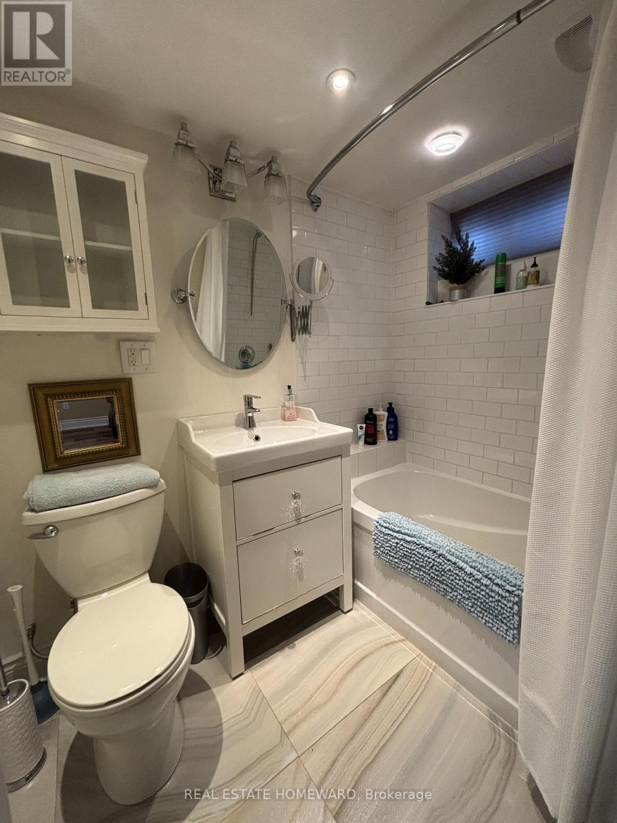 78 Hubbard Boulevard, Toronto, Ontario  M4E 1A5 - Photo 6 - E12143303