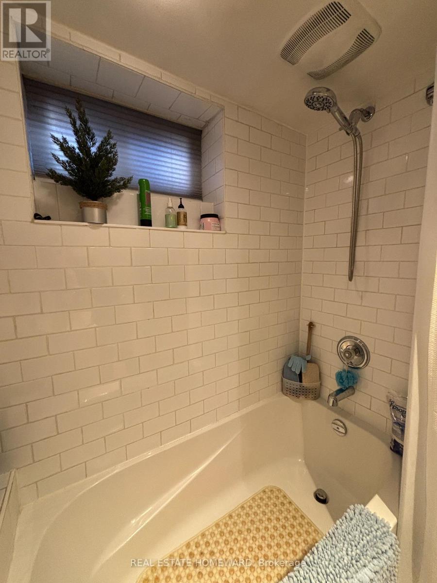 78 Hubbard Boulevard, Toronto, Ontario  M4E 1A5 - Photo 7 - E12143303
