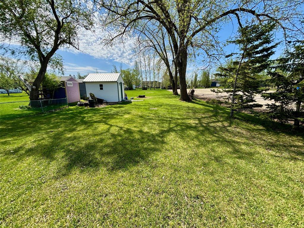 9 First Avenue, Lowe Farm, Manitoba  R0G 1E0 - Photo 2 - 202510517