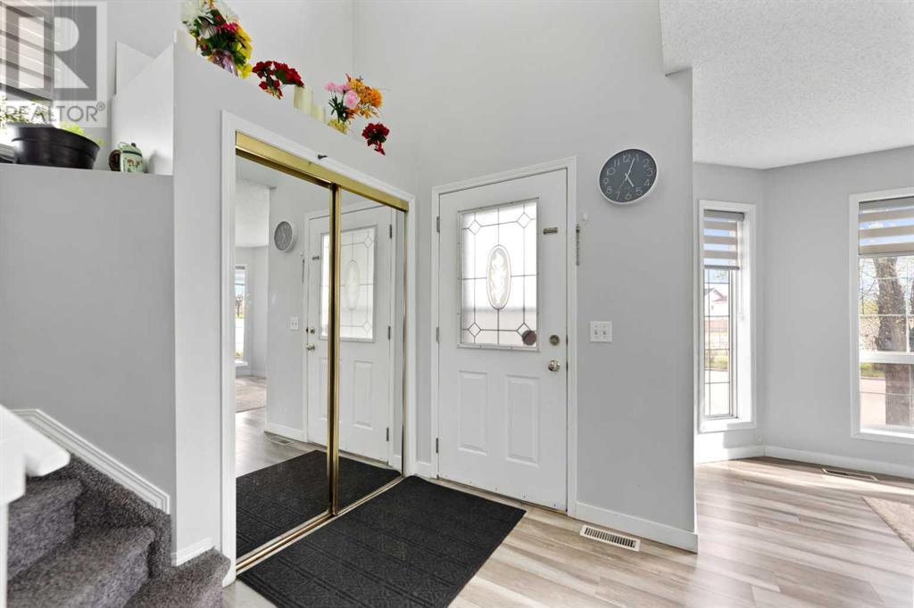 14 Tarington Park Ne, Calgary, Alberta  T3J 3V6 - Photo 4 - A2220393