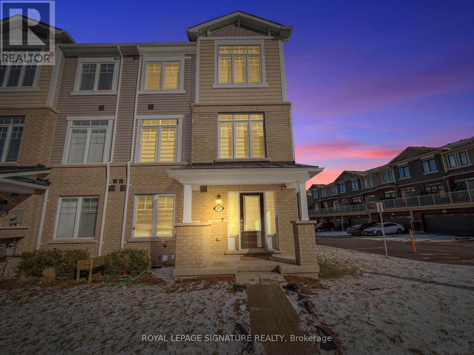 27 CANOE LANE, Hamilton, Ontario