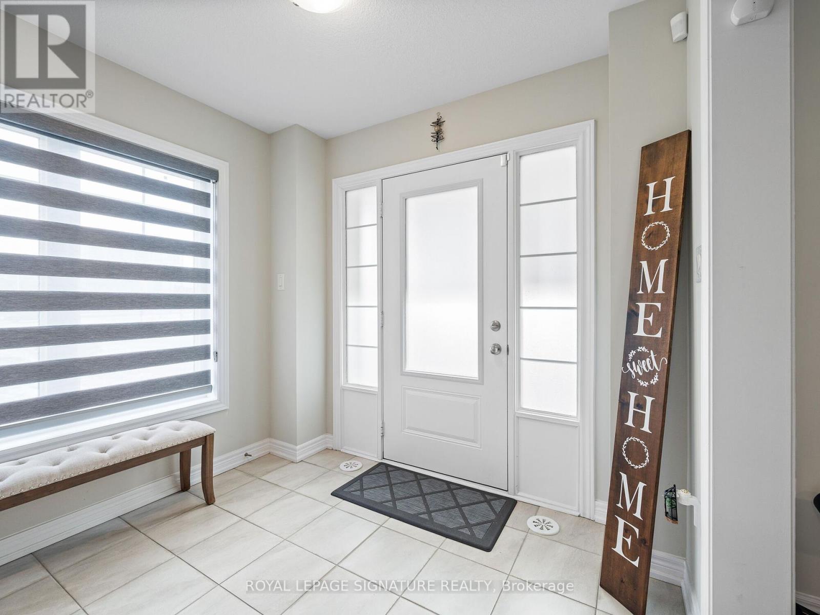 27 Canoe Lane, Hamilton, Ontario  L8K 0A3 - Photo 2 - X12143293