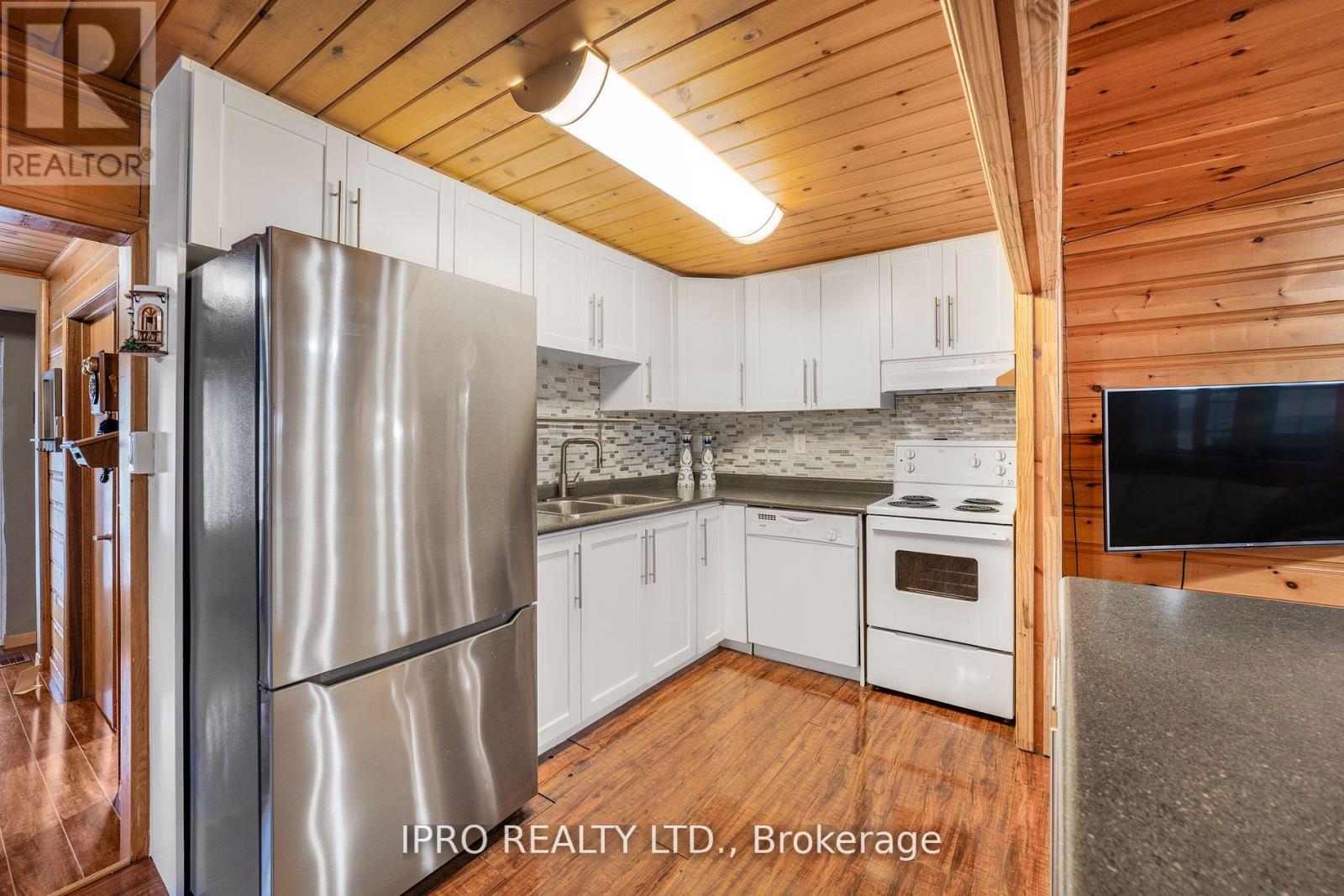 598 Duclos Point Road, Georgina, Ontario  L0E 1N0 - Photo 25 - N12141262