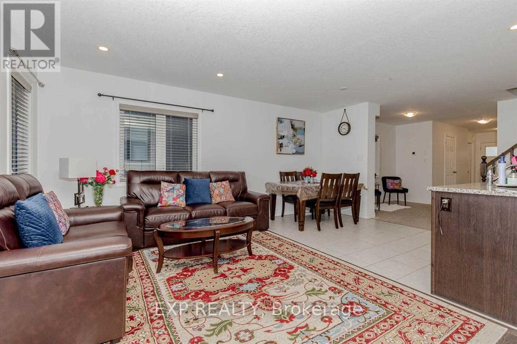 77 Woodedge Circle, Kitchener, Ontario  N2R 1R7 - Photo 11 - X12143316
