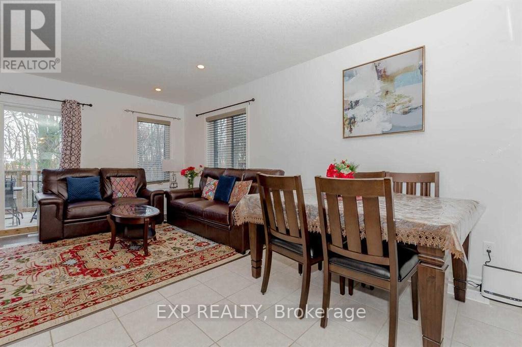 77 Woodedge Circle, Kitchener, Ontario  N2R 1R7 - Photo 12 - X12143316