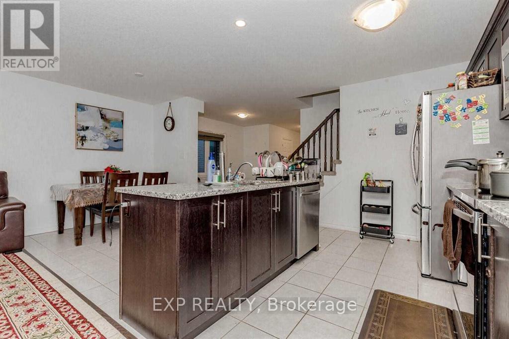 77 Woodedge Circle, Kitchener, Ontario  N2R 1R7 - Photo 16 - X12143316
