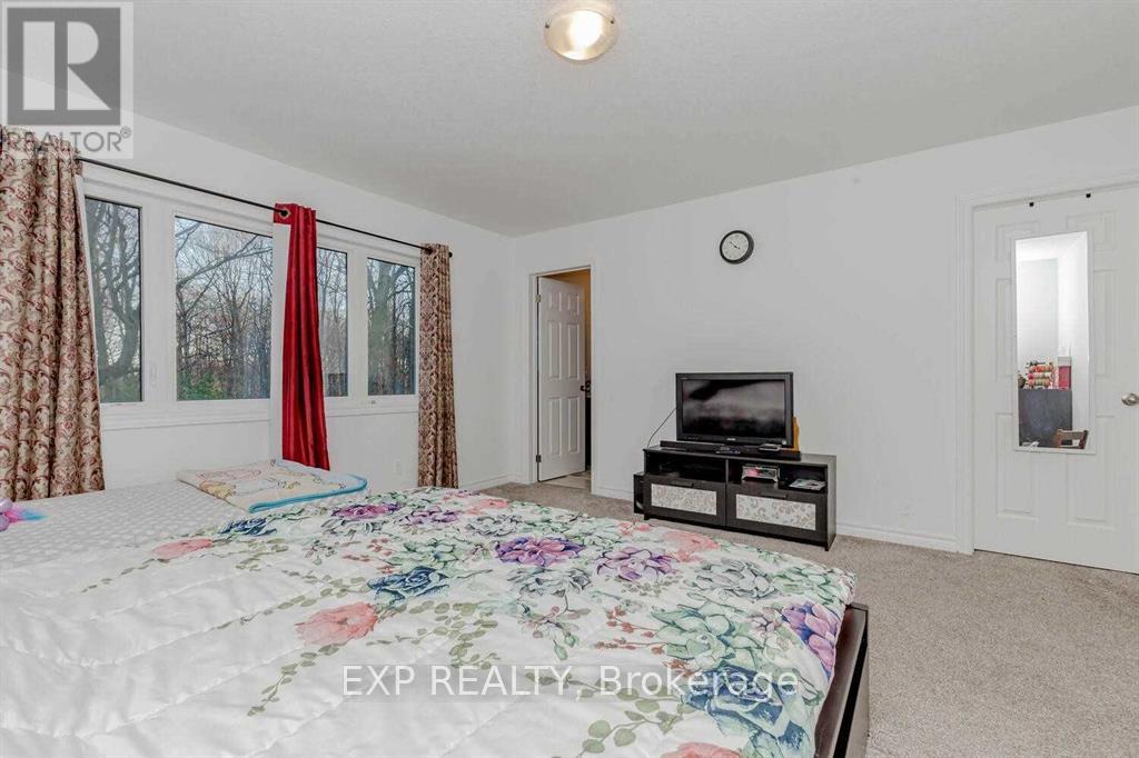 77 Woodedge Circle, Kitchener, Ontario  N2R 1R7 - Photo 21 - X12143316