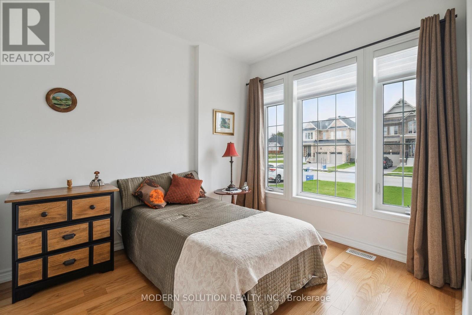 6 Hennessey Crescent, Kawartha Lakes, Ontario  K9V 0P1 - Photo 16 - X12143334