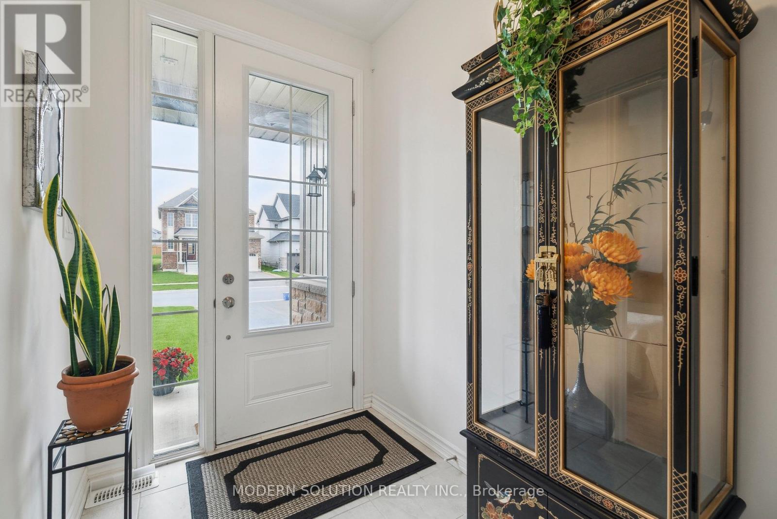Property at 6 HENNESSEY CRESCENT image 3