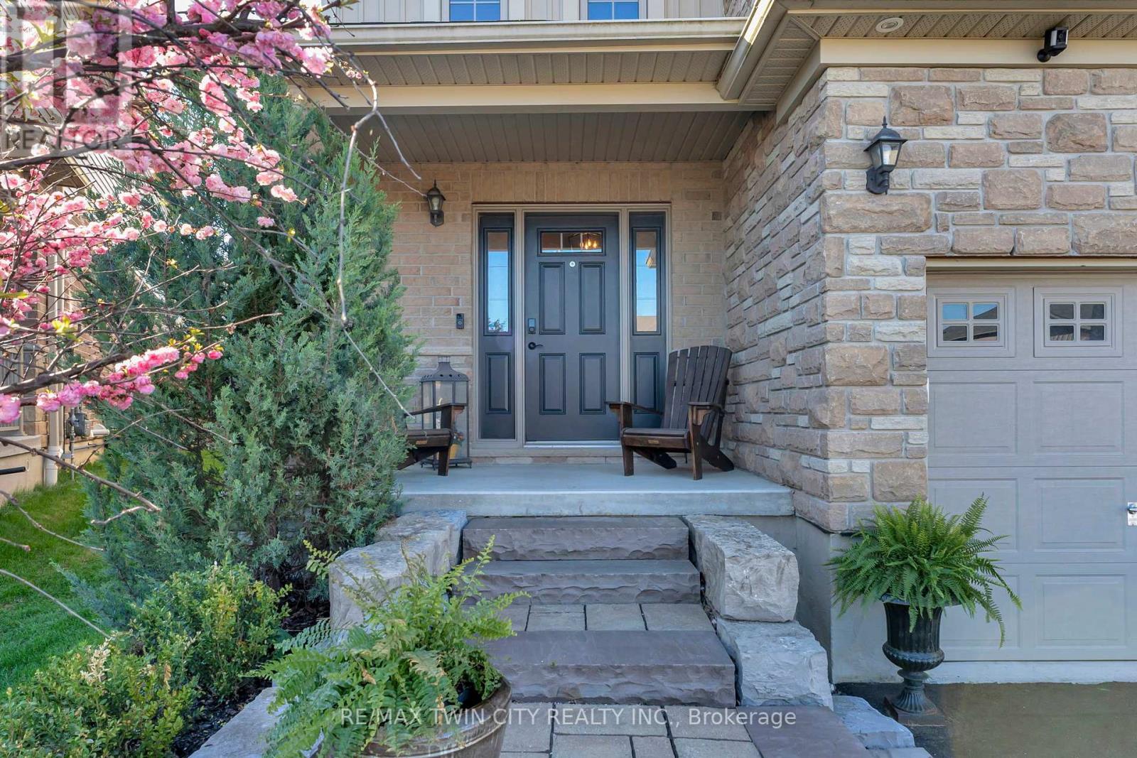 Property at 128 ROBERT SIMONE WAY image 5