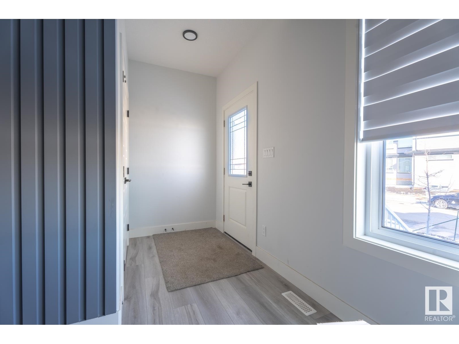 Property at 4409 37 ST image 3