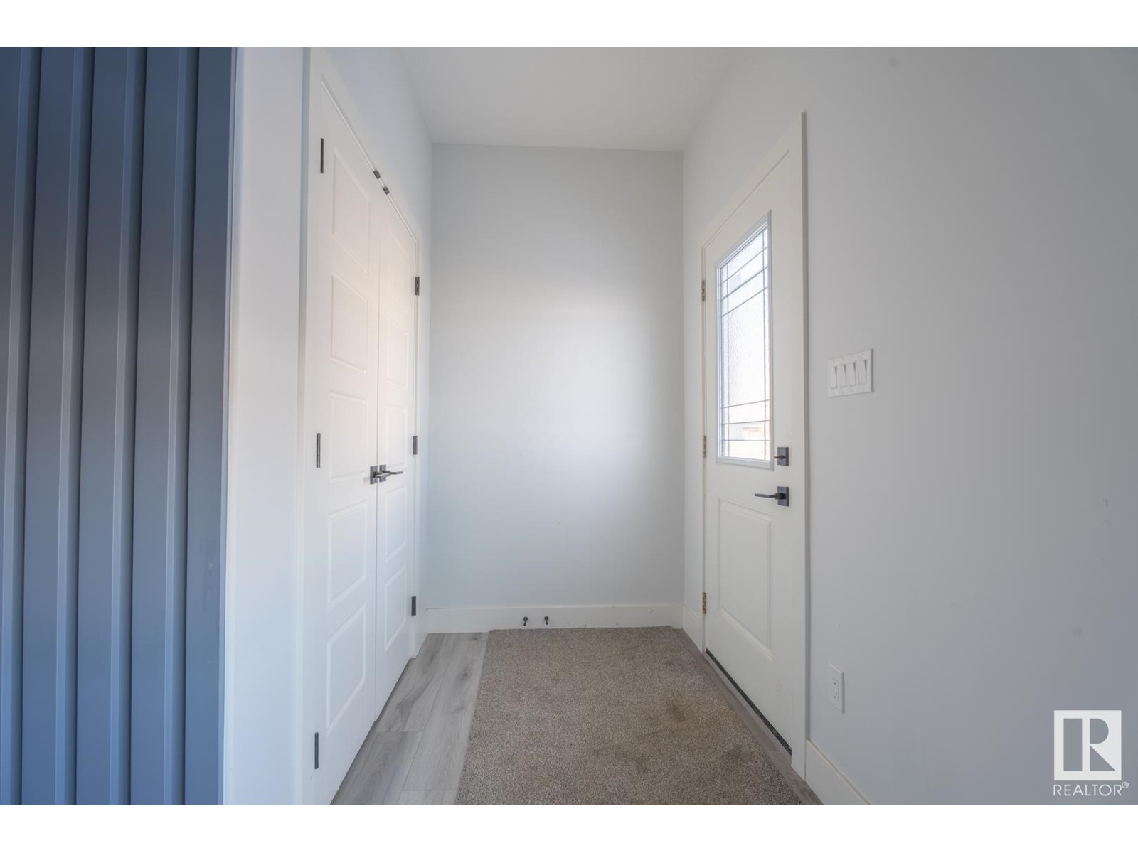 Property at 4409 37 ST image 4