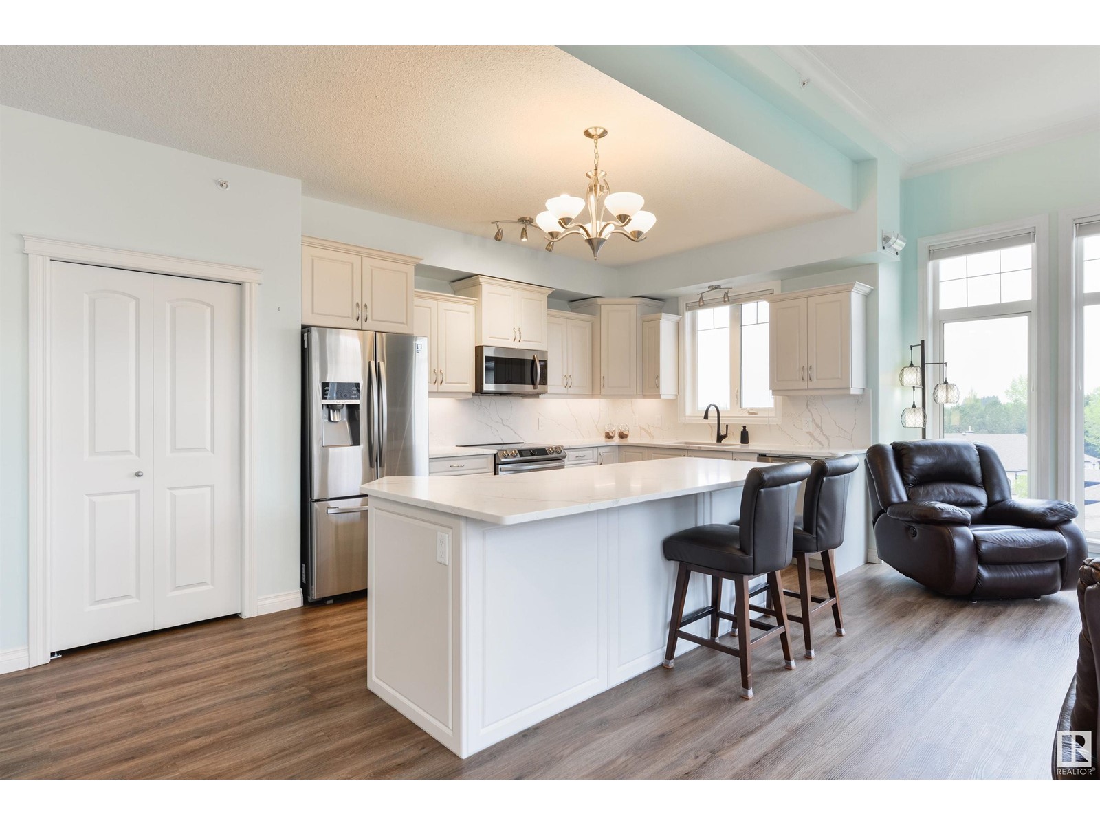 Property at #421 12408 15 AV SW image 1