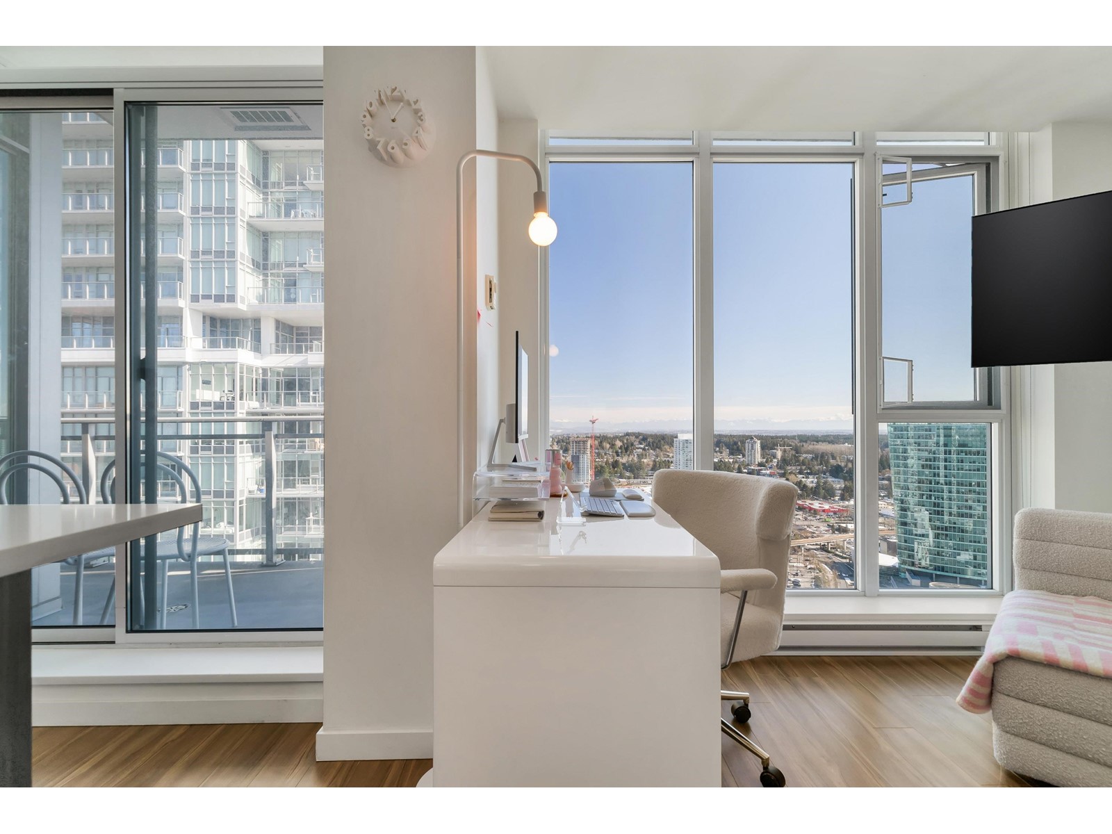 3906 13325 102a Avenue, Surrey, British Columbia  V3T 0J5 - Photo 9 - R3001952