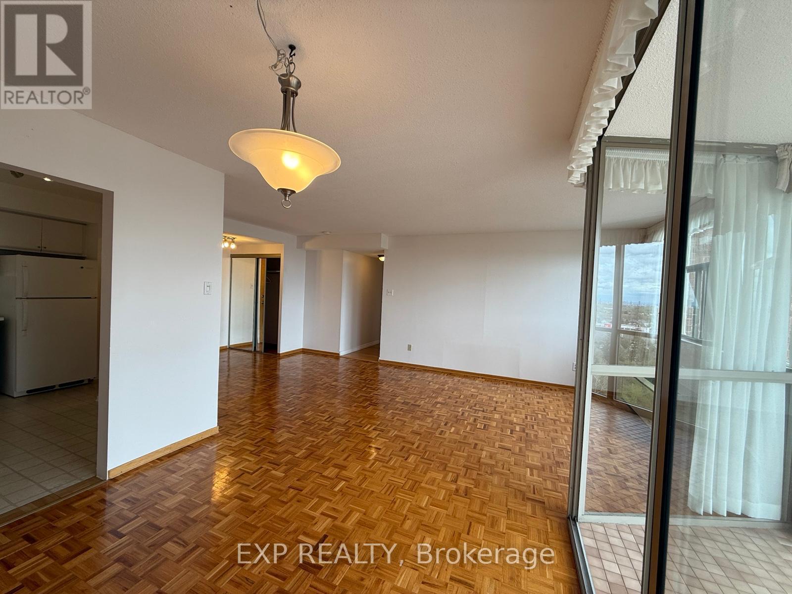 1501 - 2760 Carousel Crescent, Ottawa, Ontario  K1T 2N4 - Photo 9 - X12143342