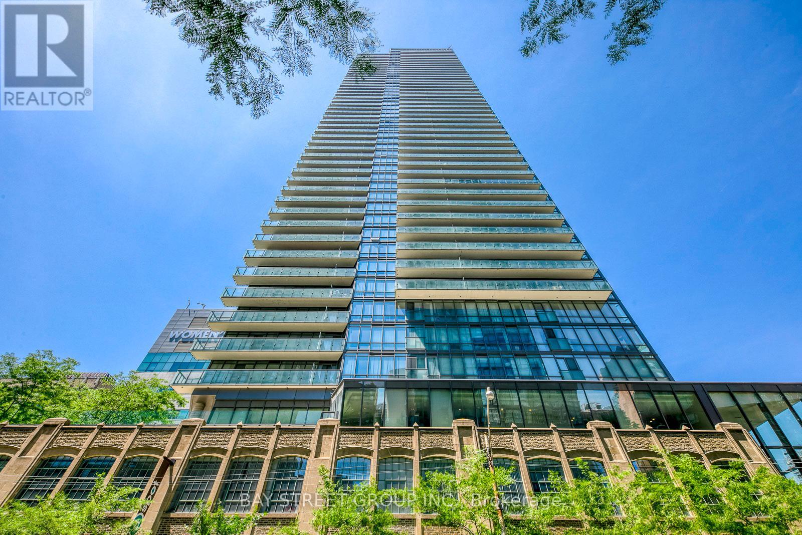 4804 - 832 Bay Street, Toronto (Bay Street Corridor), Ontario  M5S 1Z6 - Photo 1 - C12139037