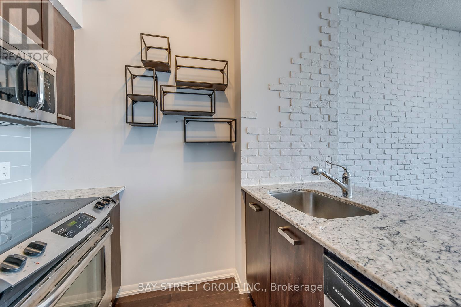 4804 - 832 Bay Street, Toronto (Bay Street Corridor), Ontario  M5S 1Z6 - Photo 11 - C12139037