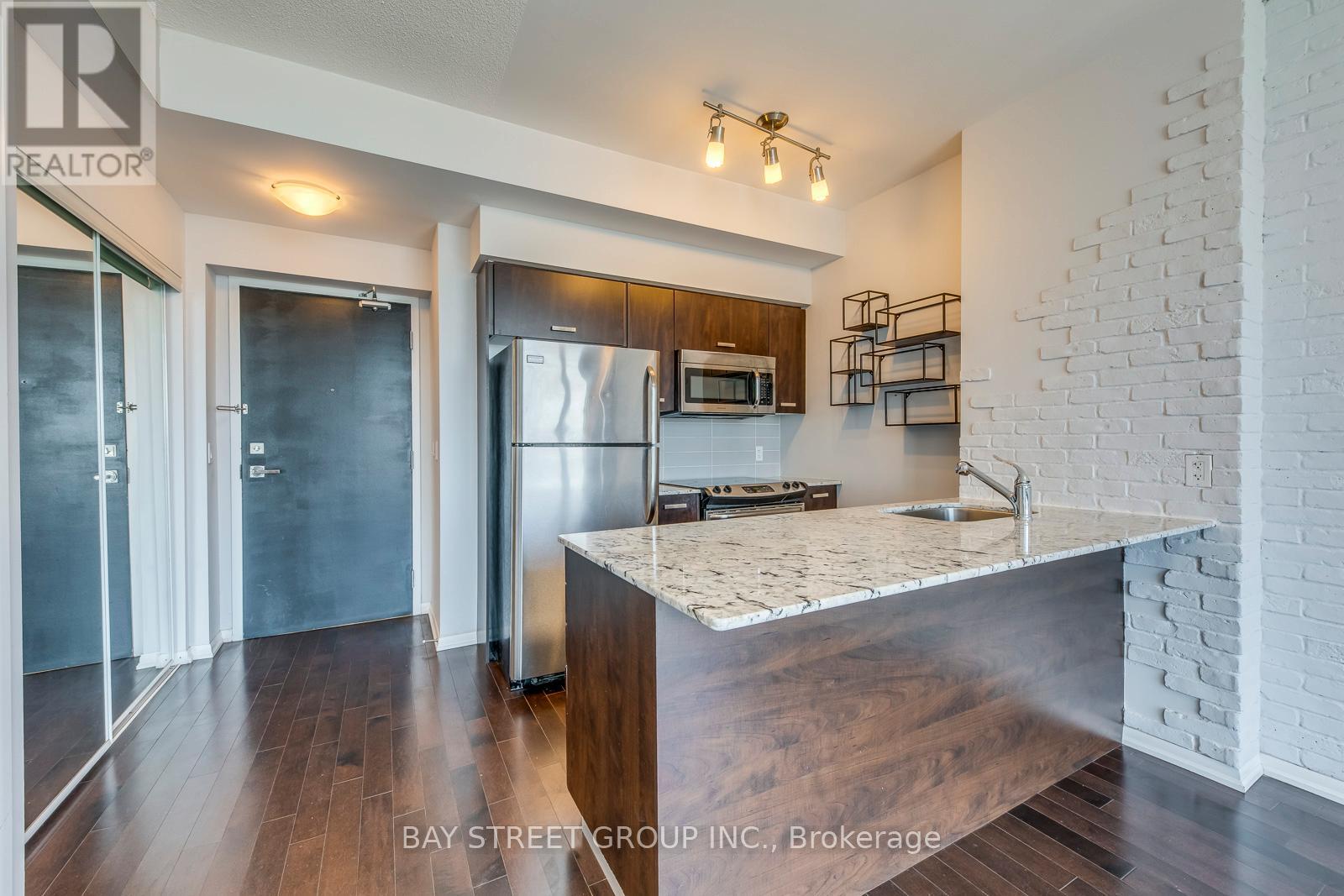 4804 - 832 Bay Street, Toronto (Bay Street Corridor), Ontario  M5S 1Z6 - Photo 8 - C12139037