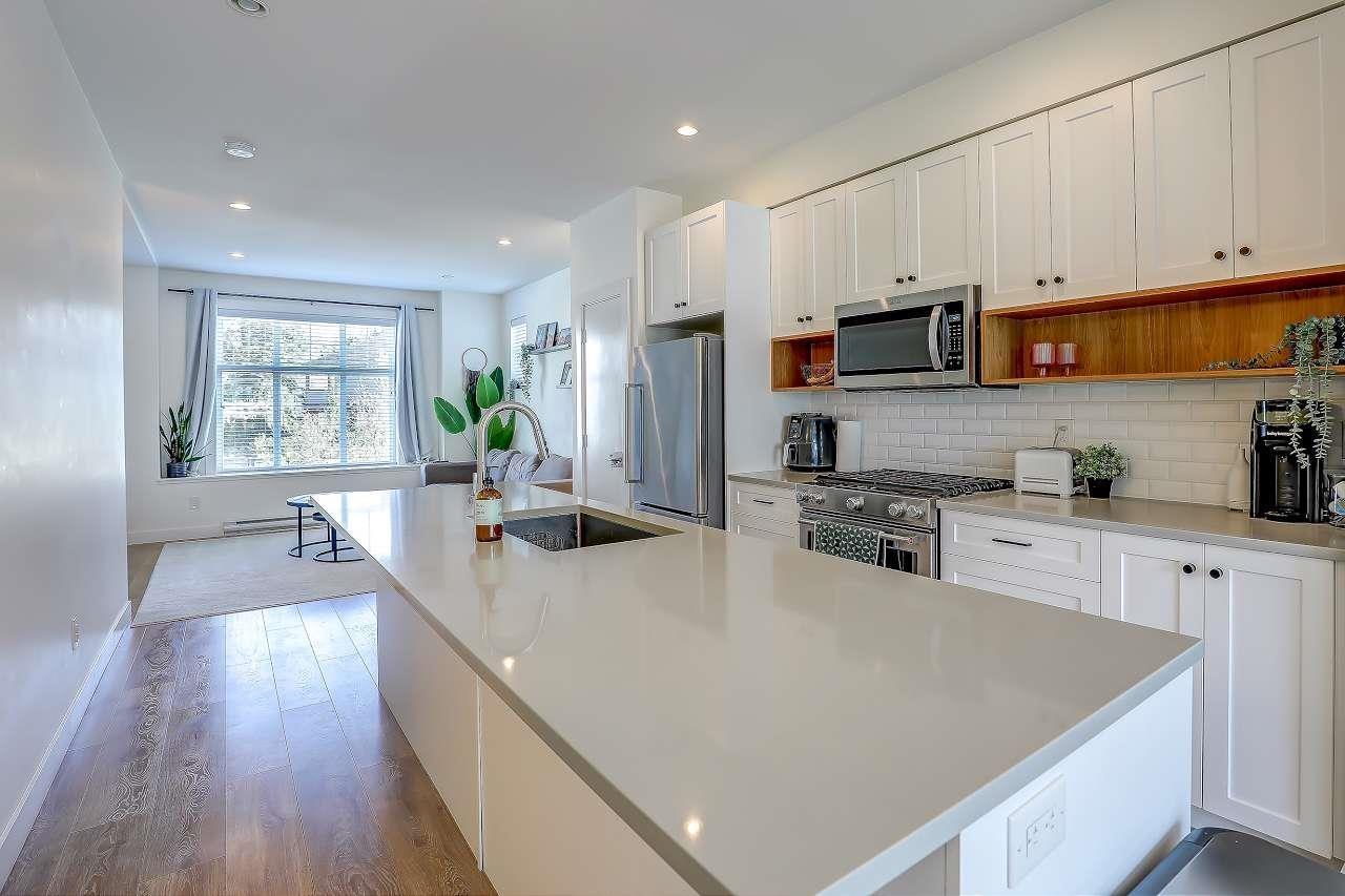 Property at 90 27735 ROUNDHOUSE DRIVE image 3