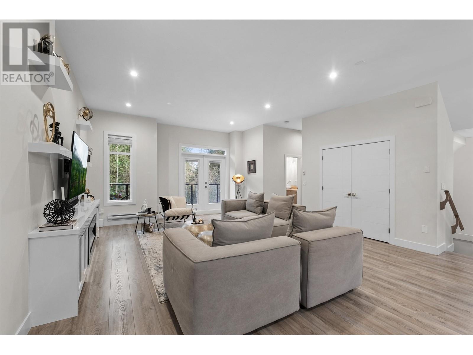 Property at 102 3499 GISLASON AVENUE image 5