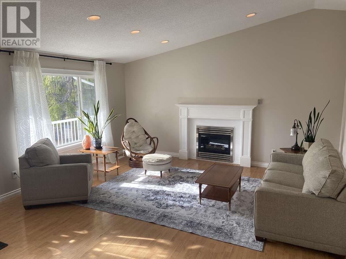 Property at 7941 ROSEWOOD PLACE image 2
