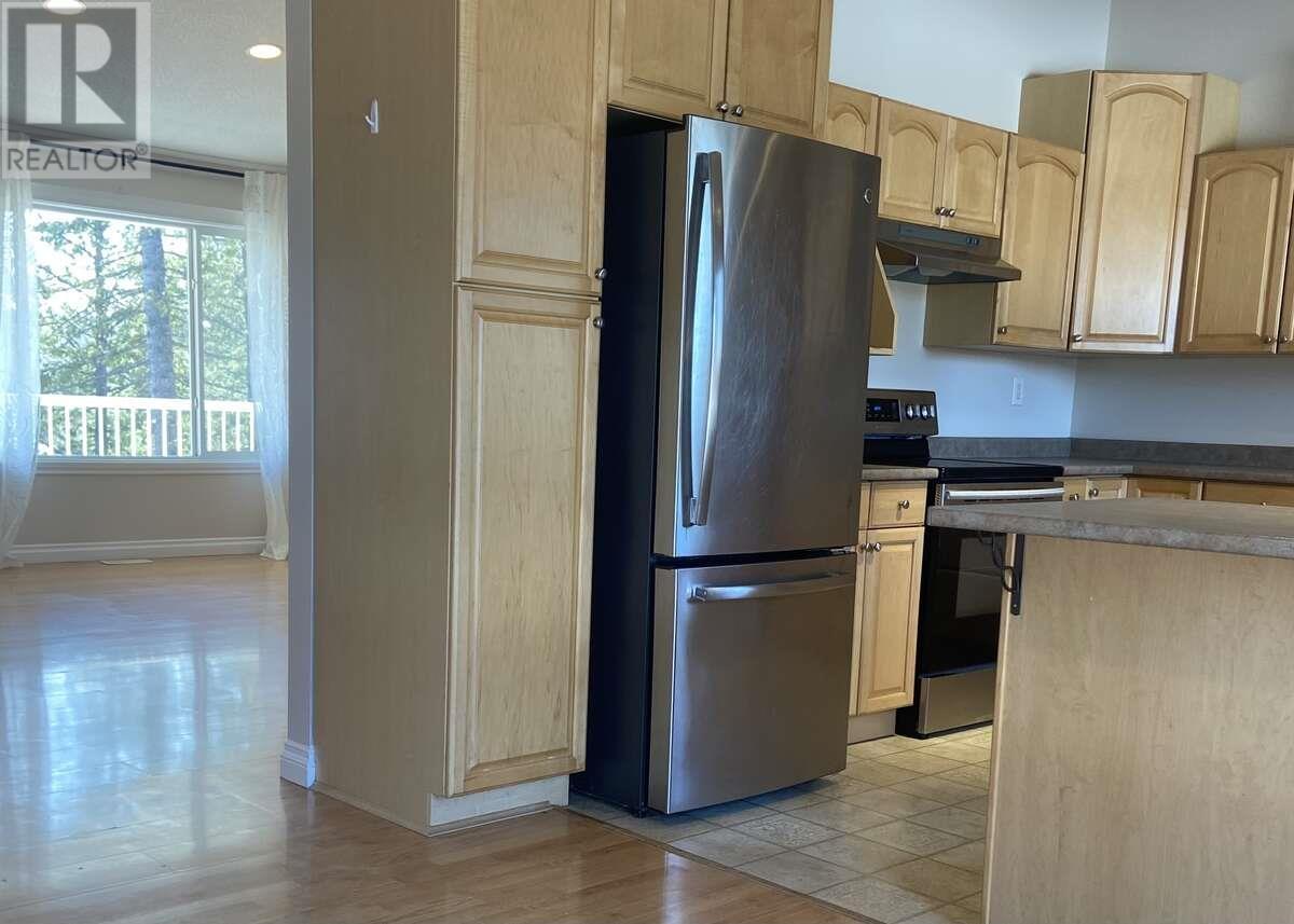 Property at 7941 ROSEWOOD PLACE image 4