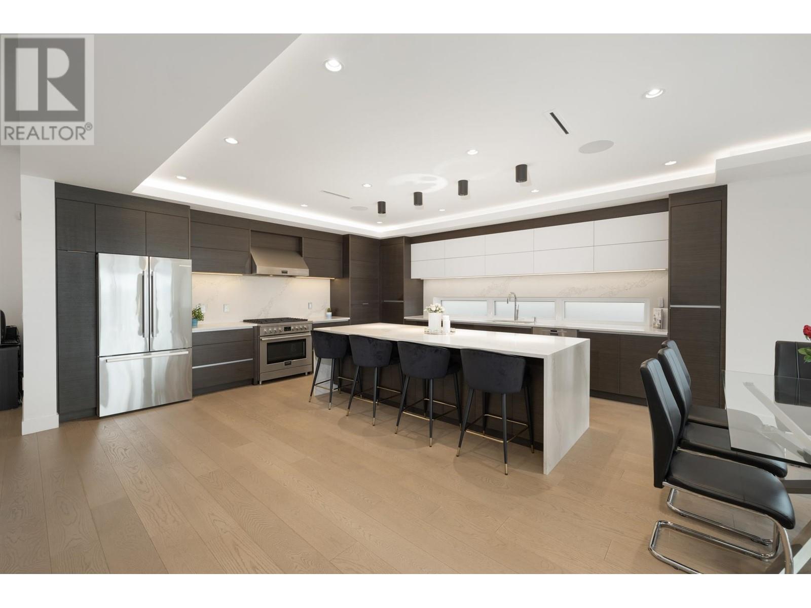 Property at 1052 CALVERHALL STREET image 5
