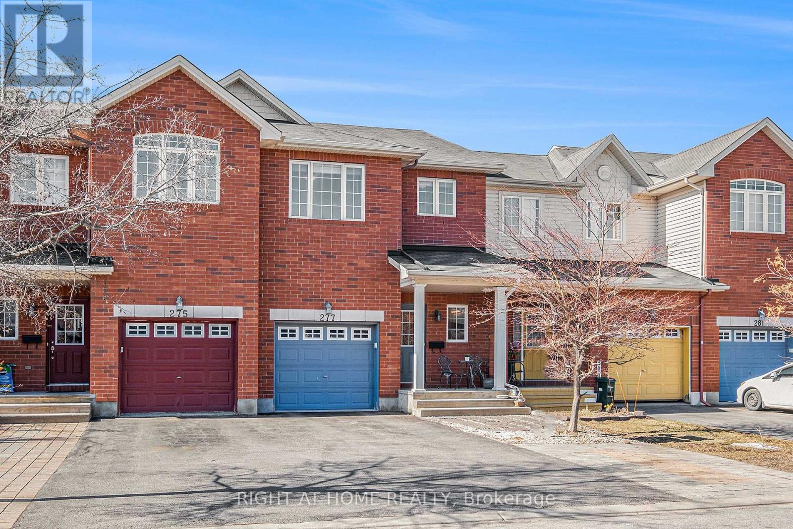 Property at 277 MACOUN CIRCLE image 1