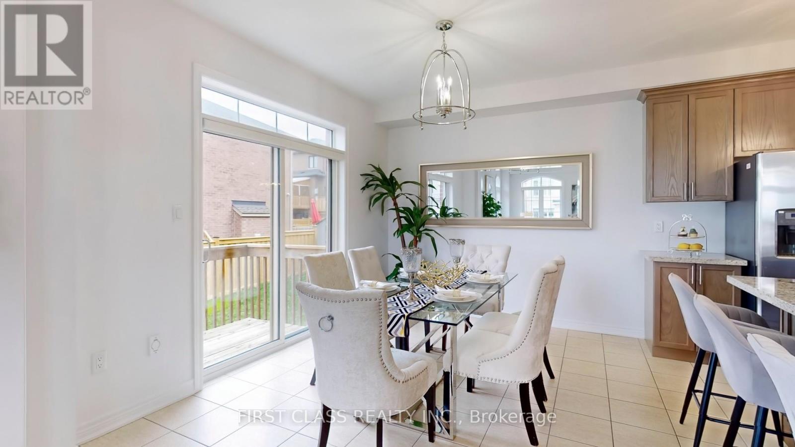 43 Eastgrove Square E, East Gwillimbury, Ontario  L9N 0R3 - Photo 13 - N12143386