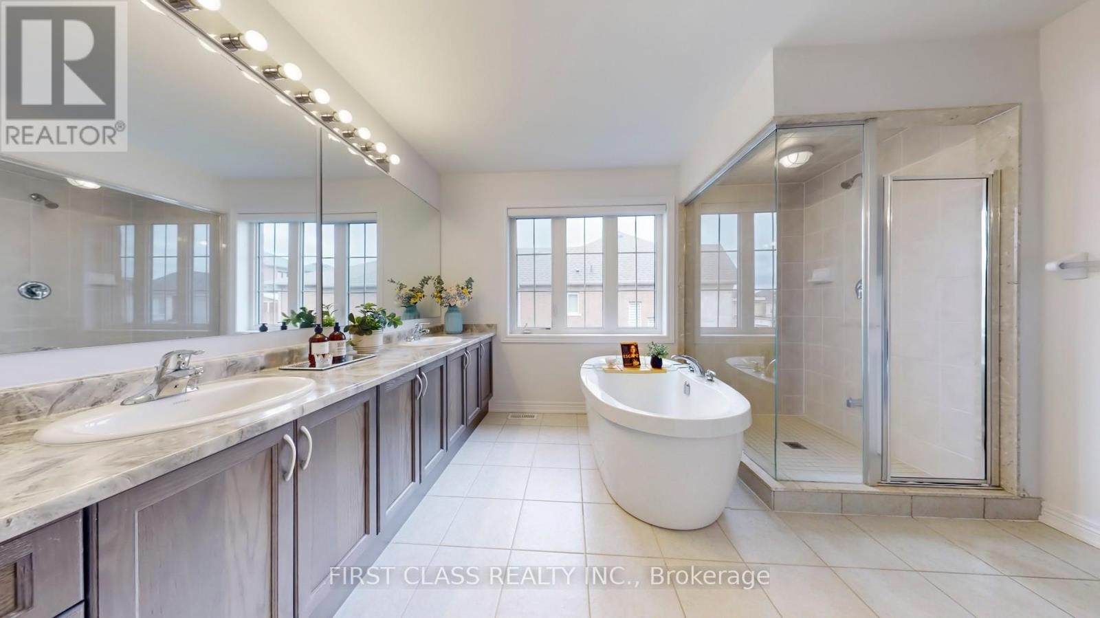 43 Eastgrove Square E, East Gwillimbury, Ontario  L9N 0R3 - Photo 26 - N12143386
