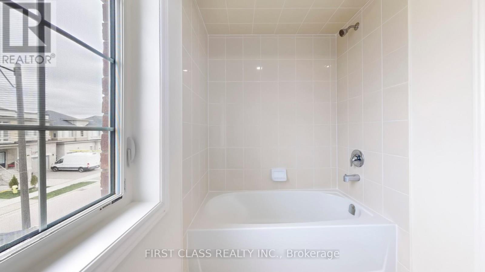 43 Eastgrove Square E, East Gwillimbury, Ontario  L9N 0R3 - Photo 34 - N12143386